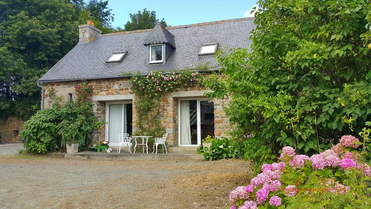 Manoir De Kerguezennec Holiday Home Pontrieux